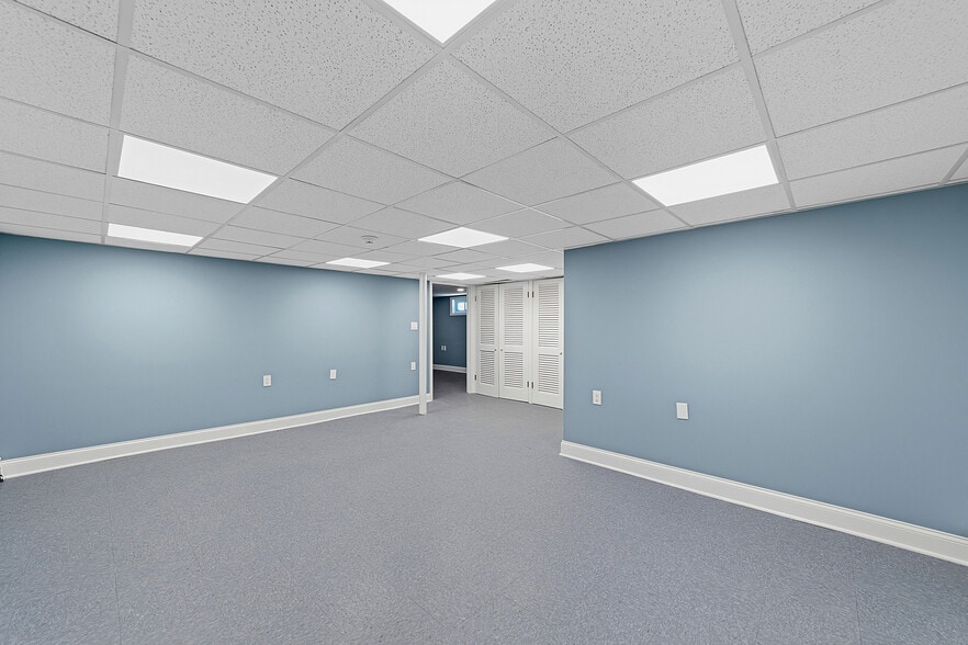 More Photos Of 333 Spotswood Englishtown Rd, Monroe Township Medical For Sale