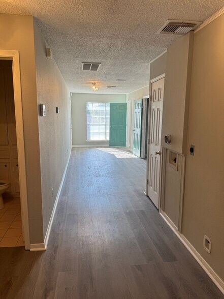 More Photos Of 2302 45th St, Galveston Office For Lease