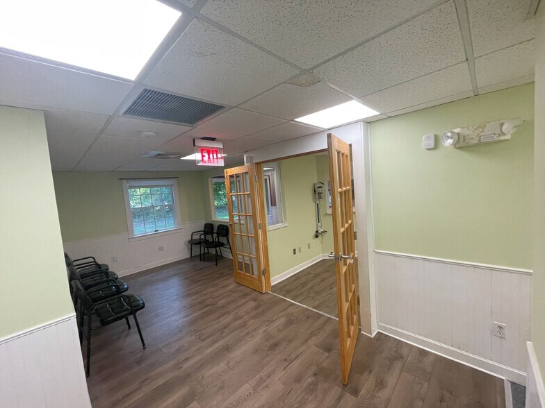 More Photos Of 514 South St, Bow Medical For Lease