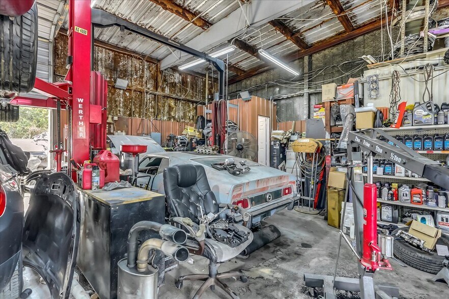 More Photos Of 8504 Hillcroft St, Houston Warehouse For Sale