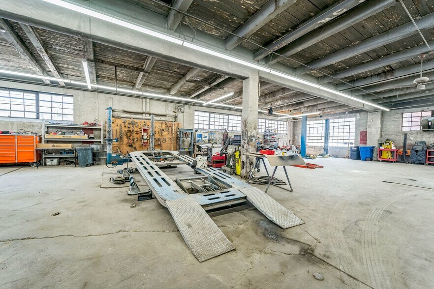 More Photos Of 4423 Belair Rd, Baltimore Auto Repair For Sale