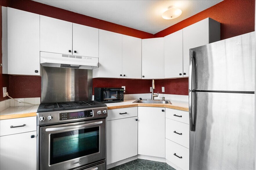 More Photos Of 119 Wesley (605 Miller) St, Silverton Apartments For Sale