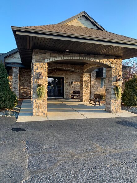 More Photos Of 3177 French Rd, De Pere Restaurant For Sale