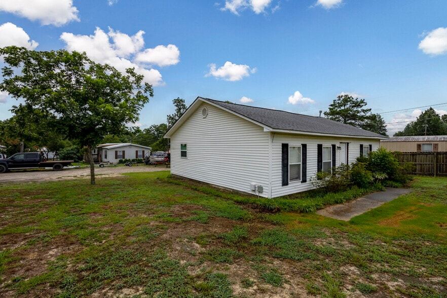More Photos Of 128 Sandy Springs Ln, Lexington Manufactured Housing Mobile Home Park For Sale