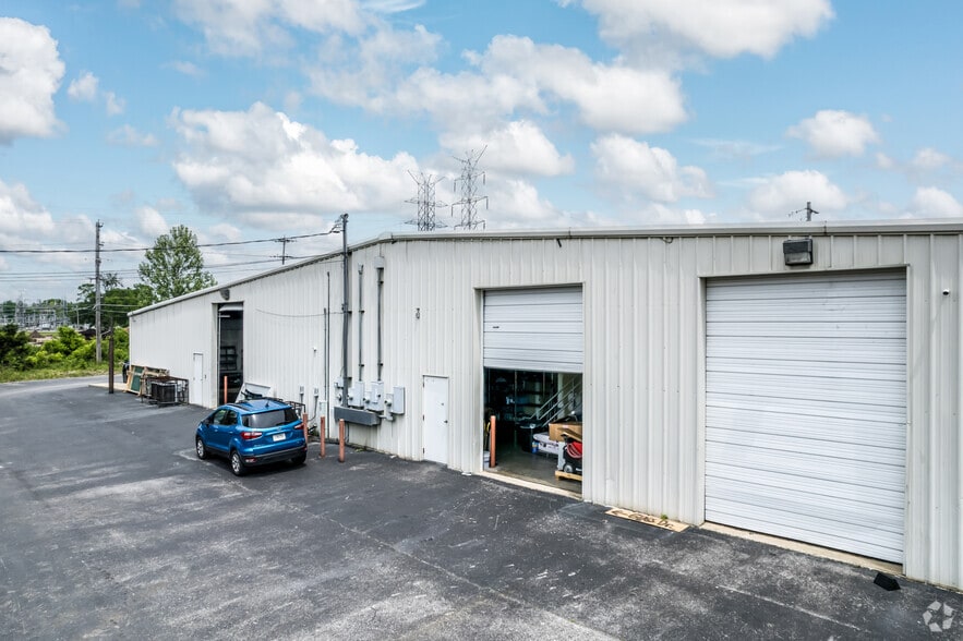 More Photos Of 2239 Whitten Rd, Memphis Light Distribution For Sale