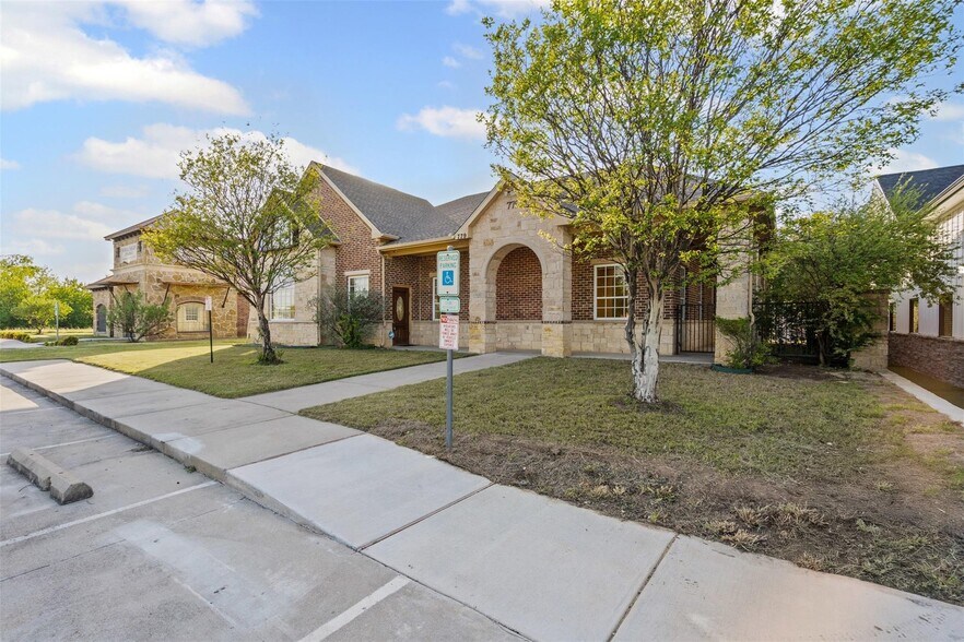 More Photos Of 779 E FM 1187, Crowley Medical For Sale