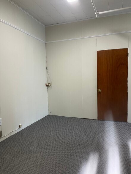 More Photos Of 102 East State Street, Ithaca Loft Creative Space For Lease