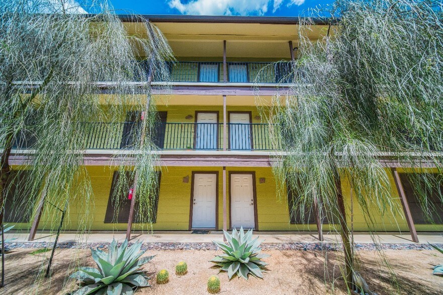 More Photos Of 2323 Town Lake Cir, Austin Apartments For Sale