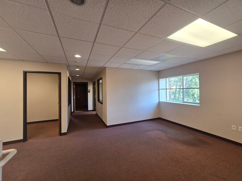 More Photos Of 7500 NE St Johns Rd, Vancouver Warehouse For Lease