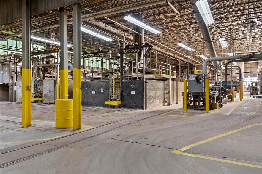 More Photos Of 115 E Mound St, Girard Industrial For Sale