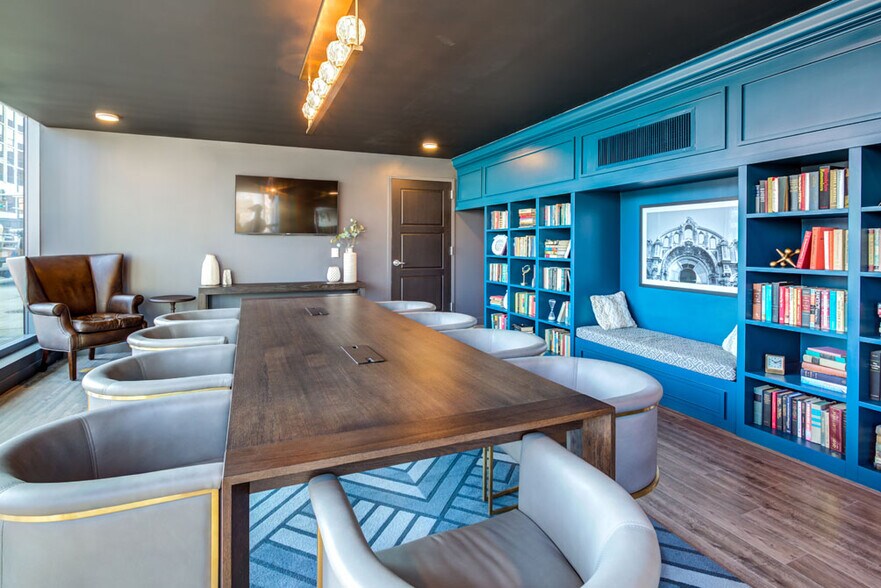 More Photos Of 811 W Agatite Ave, Chicago Apartments For Lease