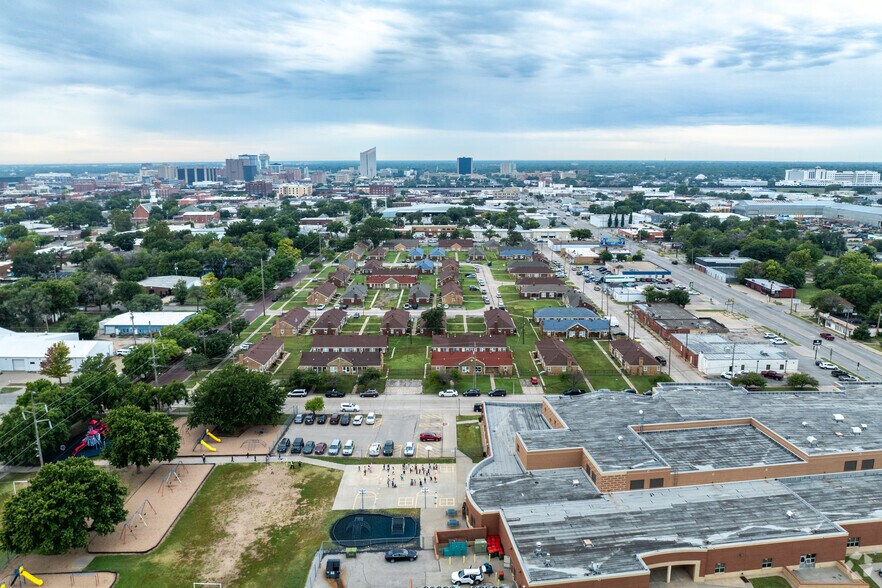 More Photos Of 1516 E 3rd St, Wichita Apartments For Sale