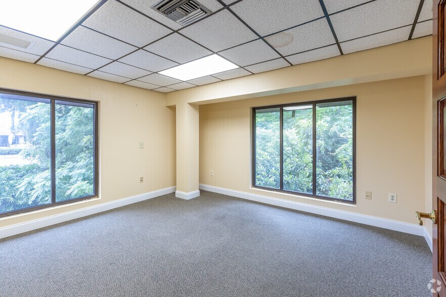 More Photos Of 777 E Altamonte Dr, Altamonte Springs Office For Sale