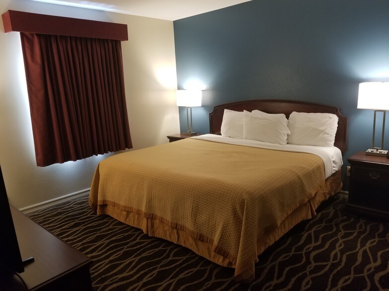 More Photos Of 220 S Interstate Dr, Sikeston Hotel For Sale