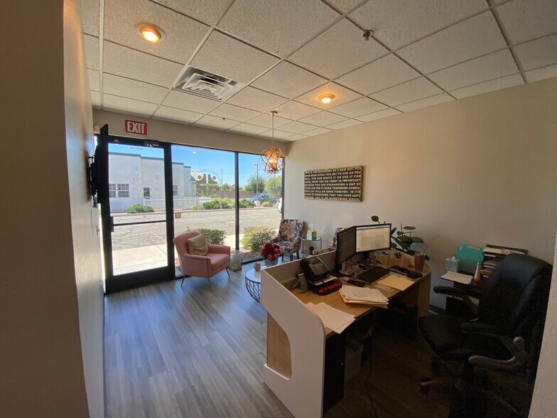 More Photos Of 8263 W Thunderbird Rd, Peoria Office For Lease