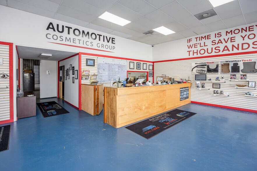 More Photos Of 4431 Augusta Rd, Lexington Light Distribution For Sale