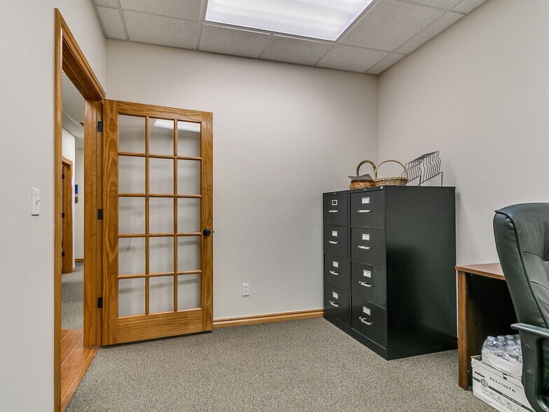 More Photos Of 2326-2350 N Interstate Dr, Norman Office For Sale