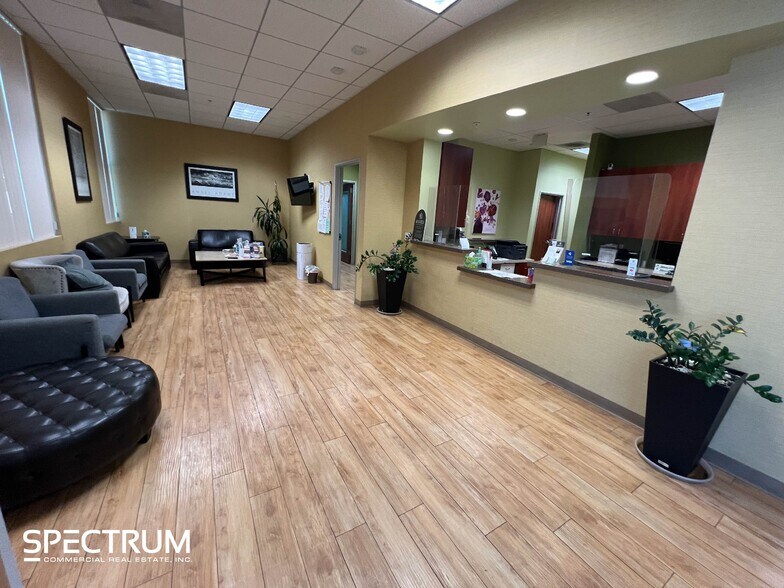 More Photos Of 21060 Centre Pointe Pky, Santa Clarita Medical For Lease