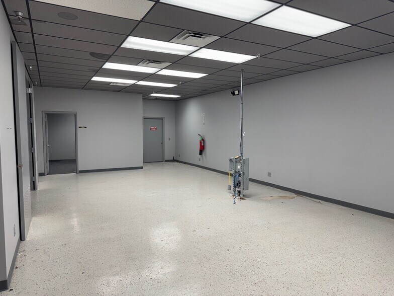 More Photos Of 7700 E 38th St, Tulsa Manufacturing For Lease