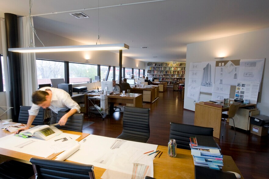 More Photos Of 1111 E 11th St, Austin Office For Sale