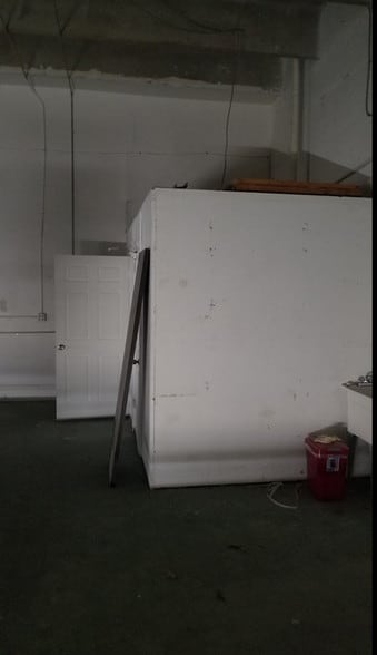 More Photos Of 470 Ansin Blvd, Hallandale Beach Warehouse For Lease