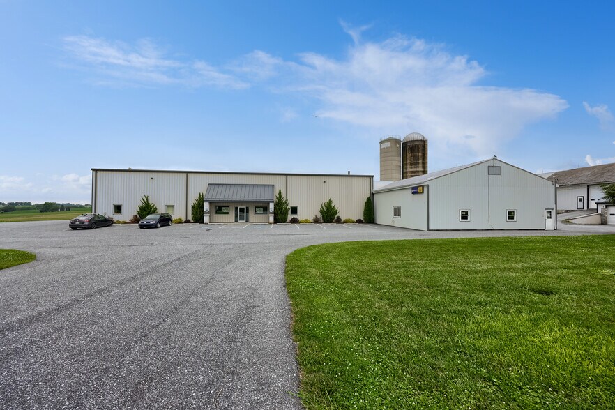 More Photos Of 608 Fairview Rd, Manheim Specialty For Lease