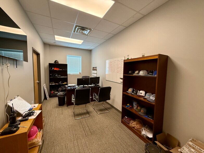 More Photos Of 5901 FM 920, Weatherford Warehouse For Sale