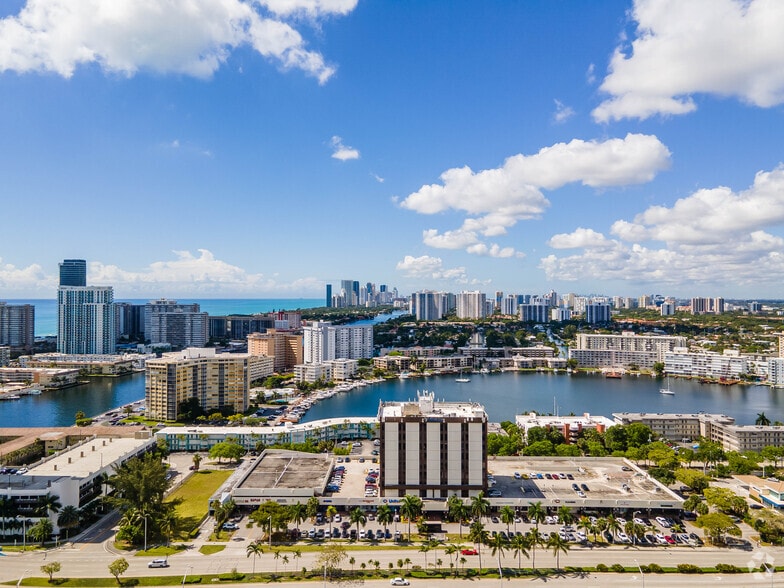 More Photos Of 2500 E Hallandale Beach Blvd, Hallandale Beach Office For Lease
