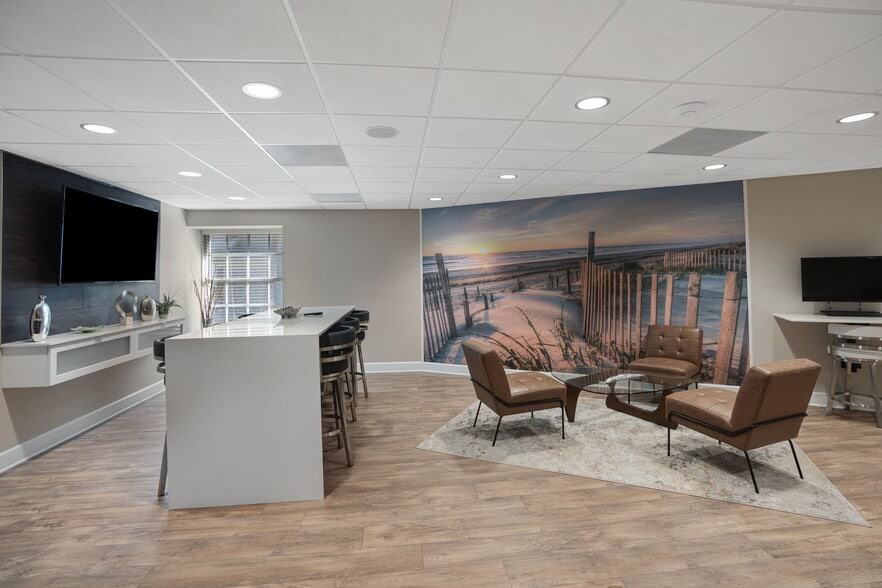 More Photos Of 1505 Tamiami Trl S, Venice Medical For Sale