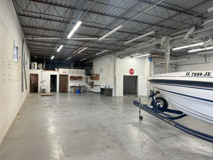 More Photos Of 1500 Jarvis Ave, Elk Grove Village Warehouse For Lease