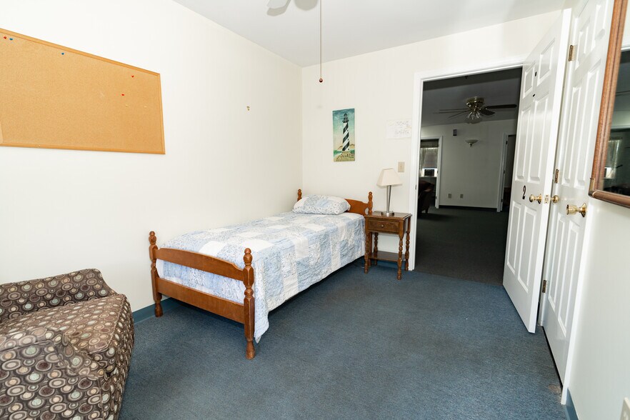 More Photos Of 8 Jennifer Dr, Merrimack Flex For Sale