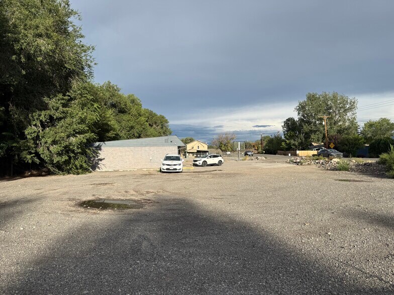 More Photos Of 555 Spring Creek Rd, Montrose General Retail For Sale