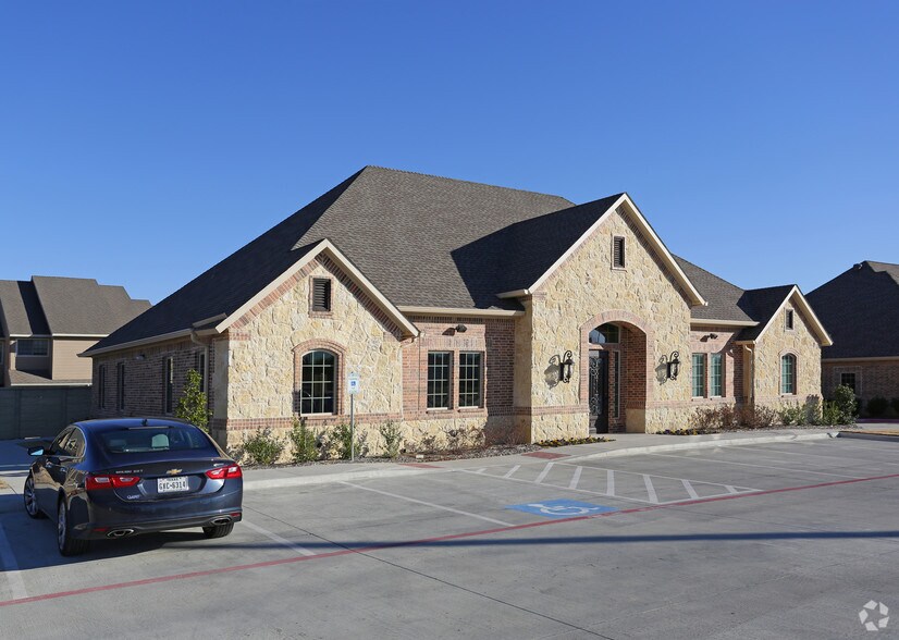 Primary Photo Of 411 W Danieldale Rd, Duncanville Office For Lease