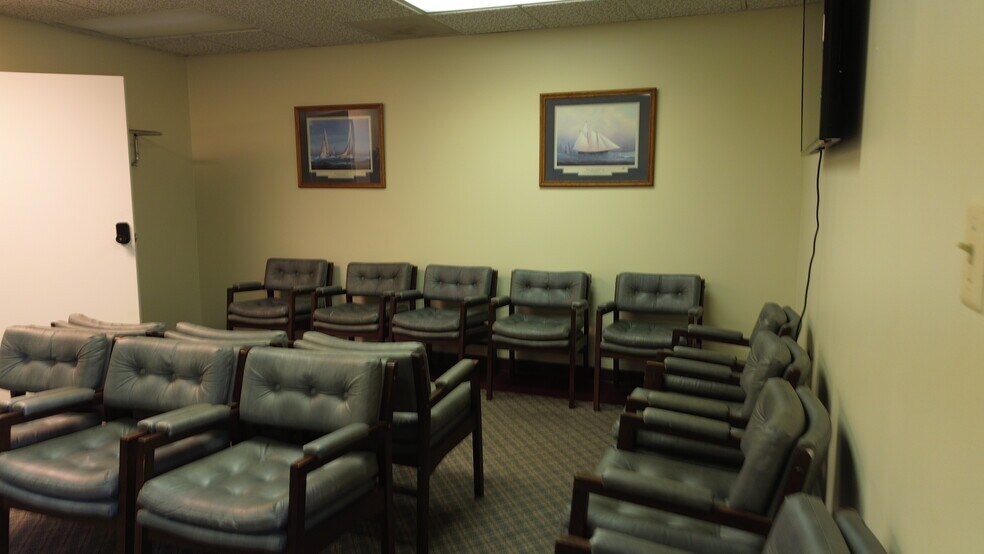 More Photos Of 7 Post Office Rd, Waldorf Medical For Sale