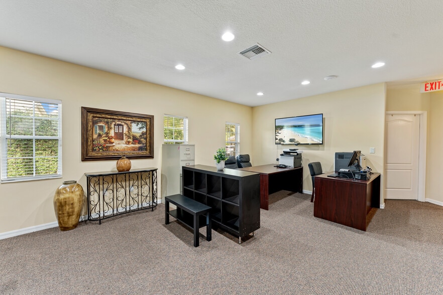 More Photos Of 18540-18544 N Dale Mabry Hwy, Lutz Office For Sale