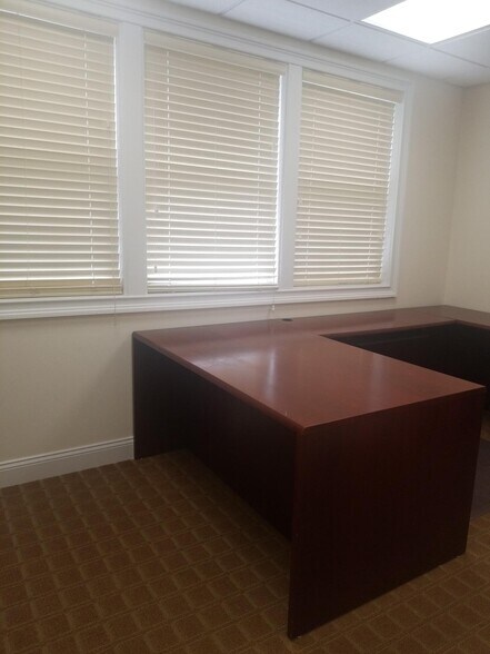 More Photos Of 1 Reserve Rd, Danbury Medical For Lease