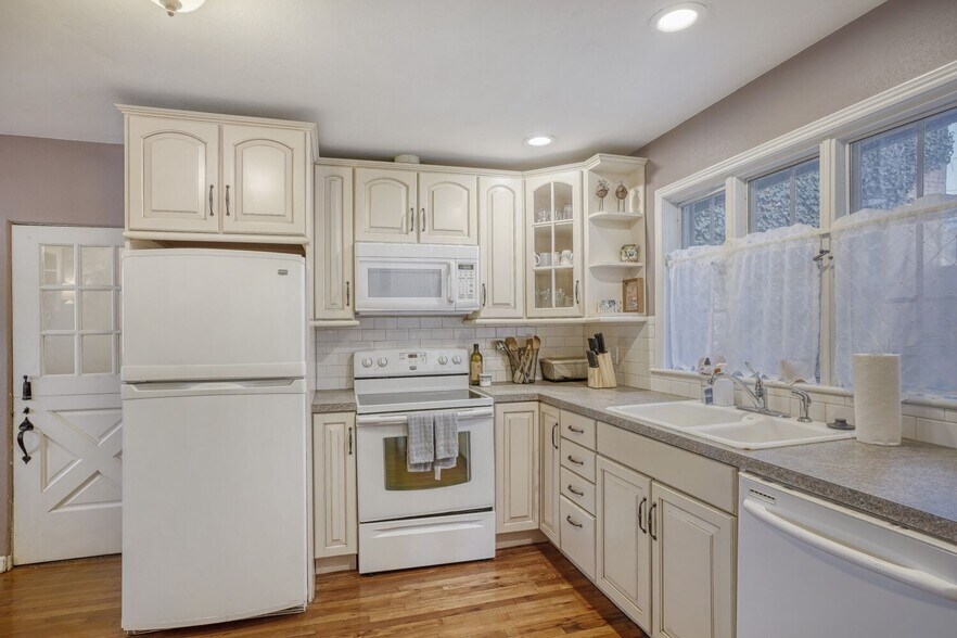 More Photos Of 422 21st St, Denver Office For Sale