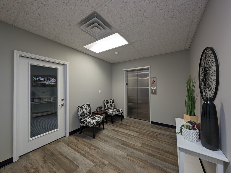 More Photos Of 401 S Earl Ave, Lafayette Office For Lease