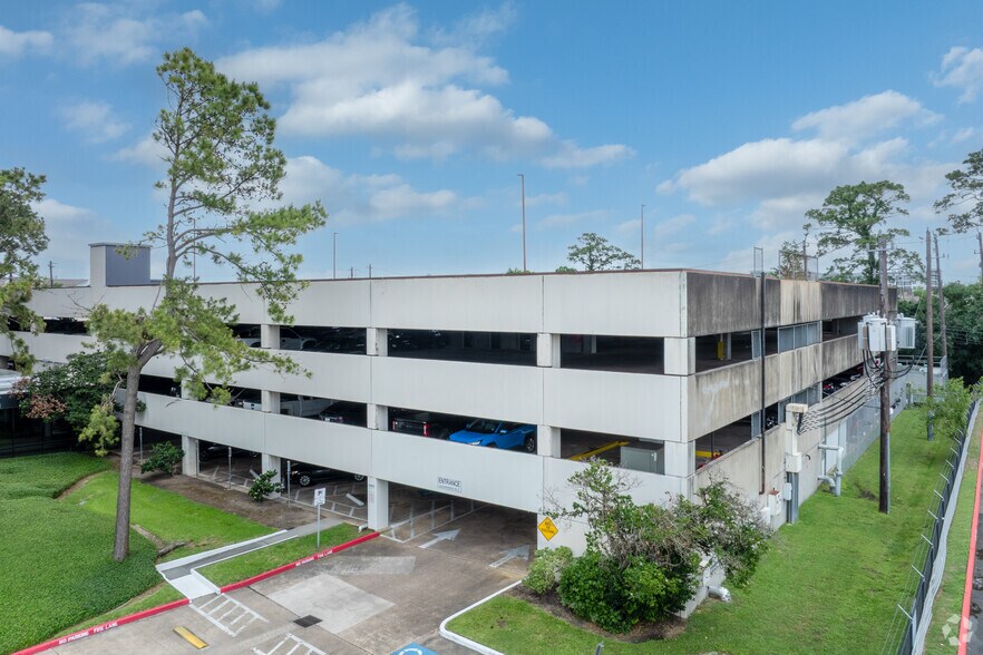 More Photos Of 1111 N Loop W, Houston Office For Lease
