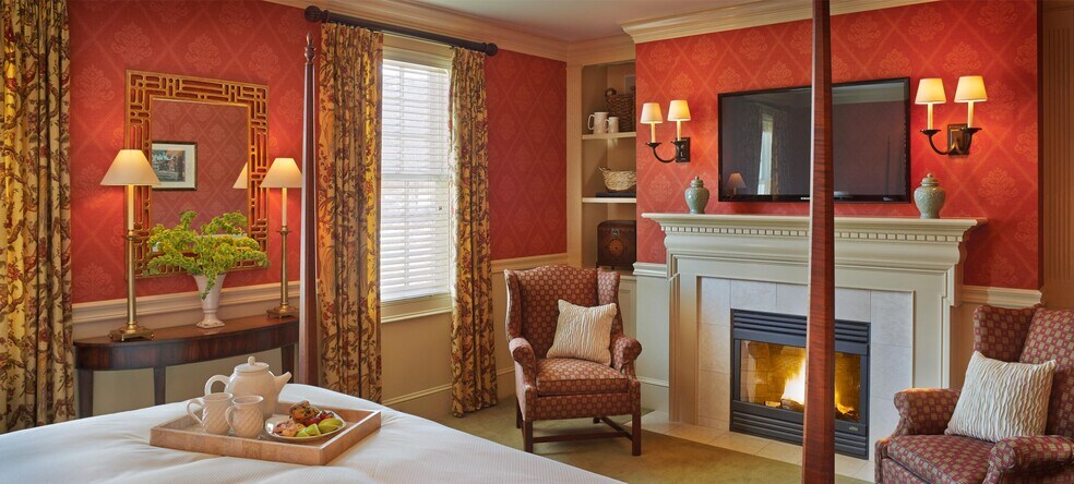 More Photos Of 18 Main St, Stowe Hotel For Sale