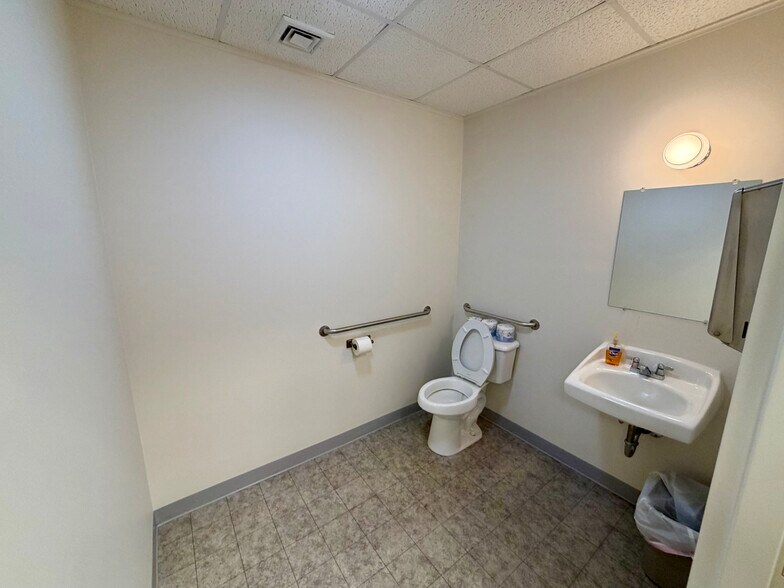 More Photos Of 277 Tompkins St, Cortland Office For Lease