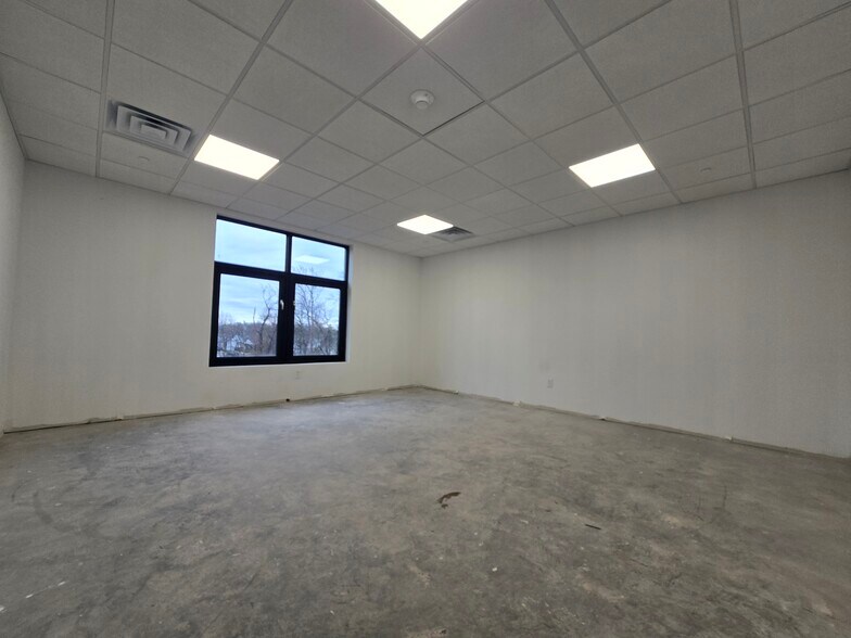 More Photos Of 374 Green St, Woodbridge Coworking Space