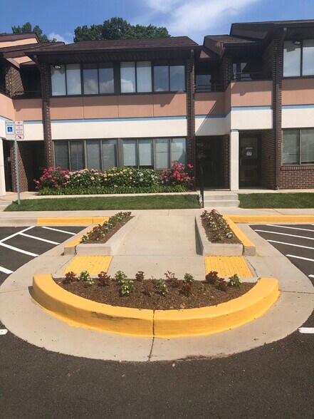 More Photos Of 18211-18221 Flower Hill Way, Gaithersburg Medical For Lease