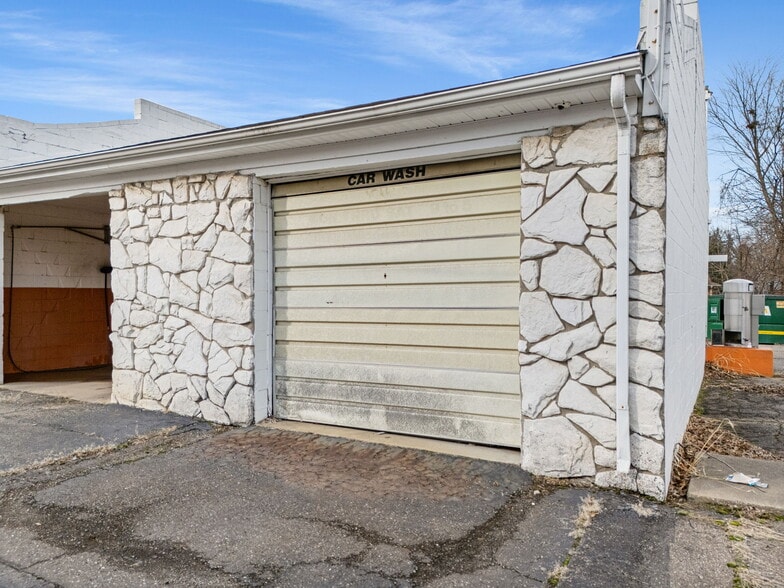 More Photos Of 1620 Keuper Blvd NE, Massillon Carwash For Sale