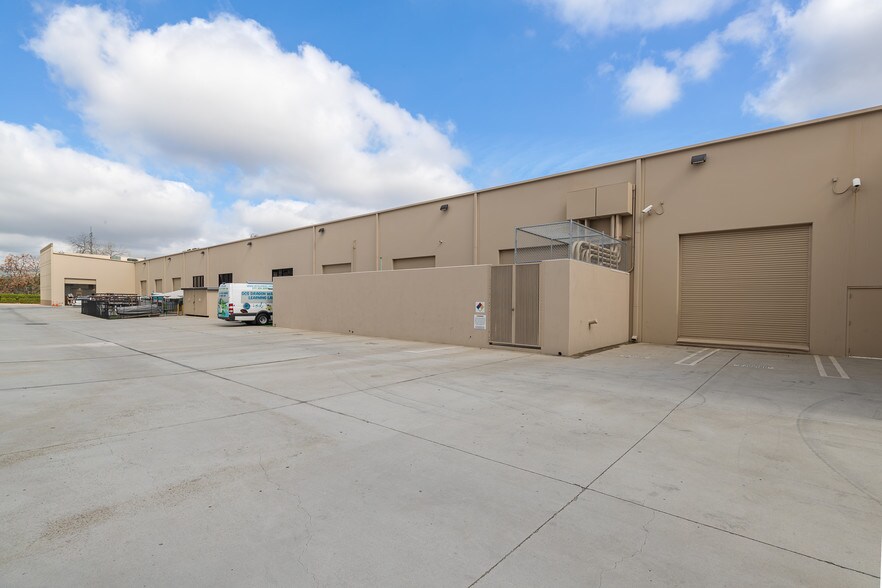 More Photos Of 1441 Montiel Rd, Escondido Warehouse For Lease