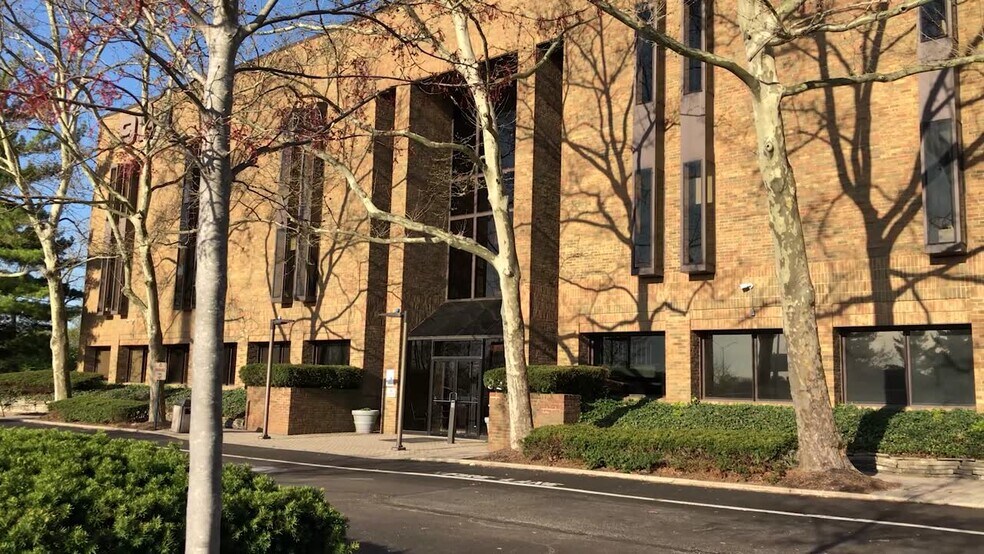 Primary Photo Of 921 Chatham Ln, Columbus Office For Lease