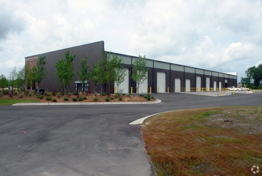 More Photos Of 3317 Kitty Hawk Rd, Wilmington Warehouse For Lease