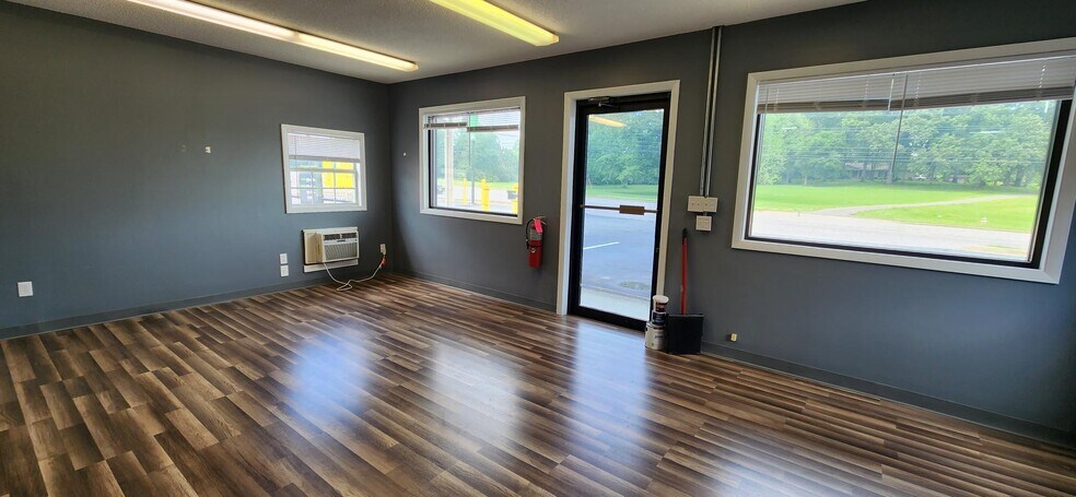 More Photos Of 850 Winchester Rd NE, Huntsville Self Storage For Lease