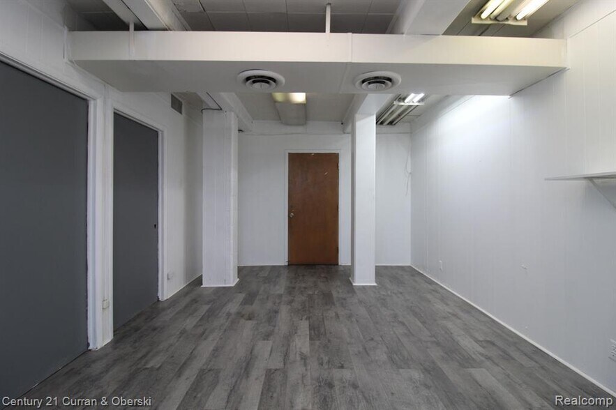 More Photos Of 14201 Prospect St, Dearborn General Retail For Sale