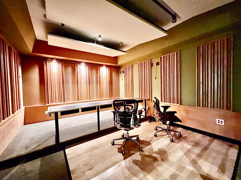 More Photos Of 250 E Olive Ave, Burbank Loft Creative Space For Lease